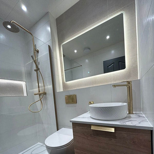1000x700mm Bluetooth LED Bathroom Mirror with Warm White Colour Temperature Lighting
